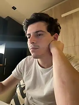 Snapshot of dock_75 chatting on 19, 10, 2025 dock 75 online show from 19, 10, 2025