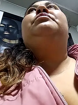 curvy diva  online show from 17, 11, 2025