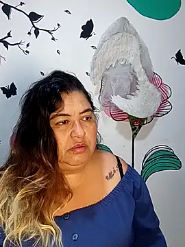 curvy diva  online show from 15, 12, 2025