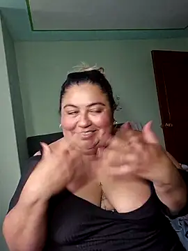 curvy diva  online show from 15, 4, 2026