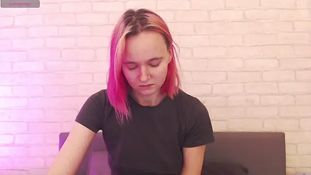 Snapshot of Ericha_Stone chatting on 4, 11, 2025 Ericha Stone online show from 4, 11, 2025