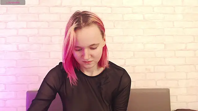 Snapshot of Ericha_Stone chatting on 11, 11, 2025 Ericha Stone online show from 11, 11, 2025