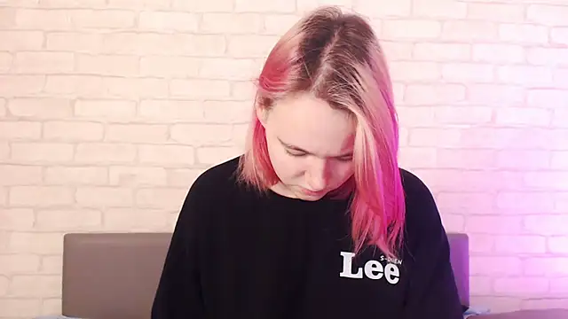 Snapshot of Ericha_Stone chatting on 5, 12, 2025 Ericha Stone online show from 5, 12, 2025