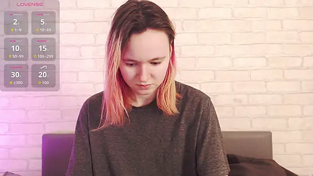 Ericha Stone online show from 5, 4, 2026