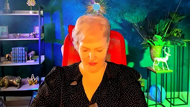 MaryMogan online show from 25, 11, 2025