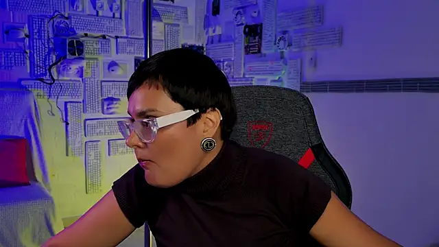 LauraDavidsons online show from 1, 10, 2025