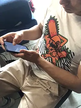 Snapshot of John_ZZ7 chatting on 7, 6, 2026 John ZZ7 online show from 7, 6, 2026
