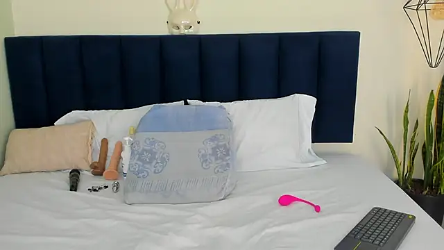 sophieturner mg online show from 17, 1, 2026