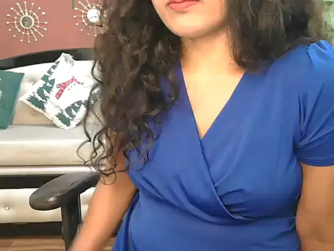 Snapshot of shaalu_sharma chatting on 7, 4, 2026 shaalu sharma online show from 7, 4, 2026