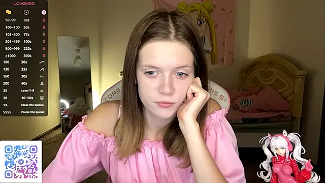 VibeQueenLucy online show from 10, 10, 2025