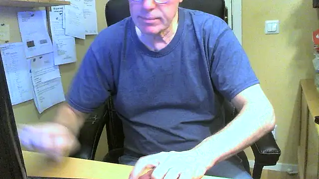 Snapshot of Klipparn chatting on 14, 12, 2025 Klipparn online show from 14, 12, 2025