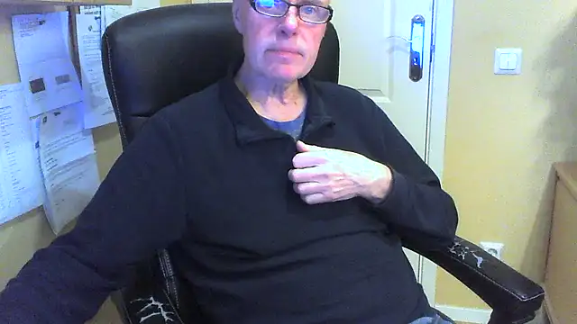 Snapshot of Klipparn chatting on 11, 1, 2026 Klipparn online show from 11, 1, 2026