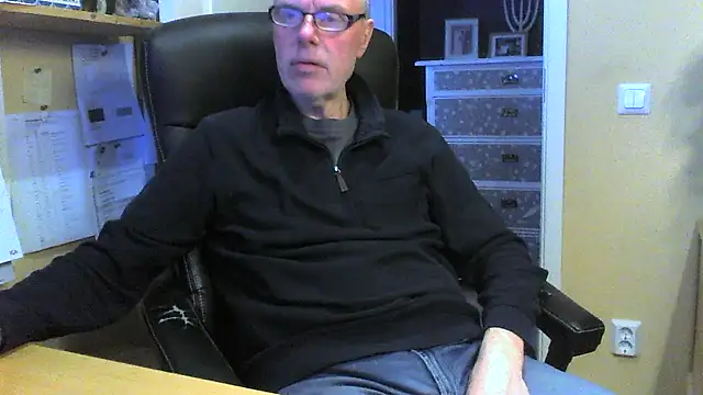 Snapshot of Klipparn chatting on 2, 2, 2026 Klipparn online show from 2, 2, 2026