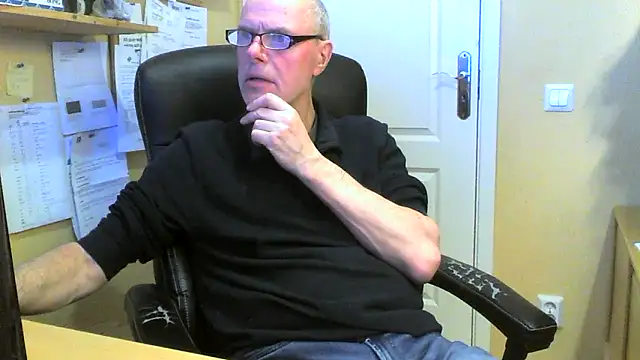 Snapshot of Klipparn chatting on 5, 2, 2026 Klipparn online show from 5, 2, 2026