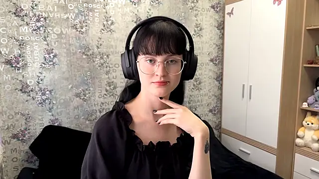 Snapshot of FakeLamb chatting on 10, 9, 2025 FakeLamb online show from 10, 9, 2025