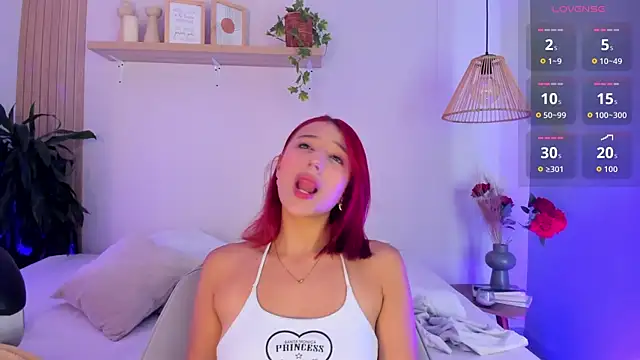 Cristalfoxy  online show from 13, 12, 2025