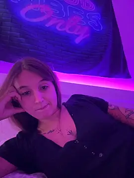 Snapshot of duomagique_off chatting on 12, 9, 2025 duomagique off online show from 12, 9, 2025