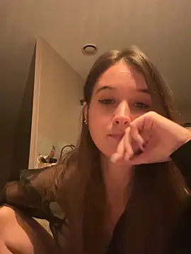 Snapshot of duomagique_off chatting on 28, 10, 2025 duomagique off online show from 28, 10, 2025