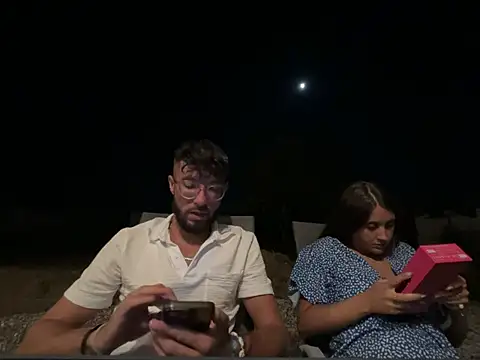 Snapshot of duomagique_off chatting on 2, 8, 2026 duomagique off online show from 2, 8, 2026