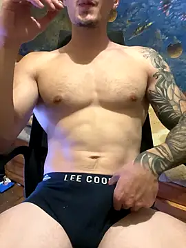 Snapshot of fronkie9384 chatting on 8, 9, 2025 fronkie9384 online show from 8, 9, 2025