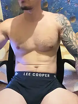 Snapshot of fronkie9384 chatting on 10, 10, 2025 fronkie9384 online show from 10, 10, 2025