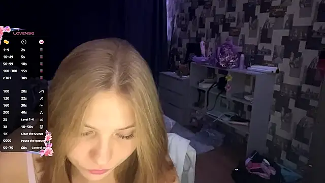 Snapshot of SwiiSweet chatting on 18, 11, 2025 SwiiSweet online show from 18, 11, 2025