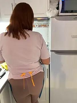 Snapshot of IrishmilfAnna chatting on 8, 10, 2025 IrishmilfAnna online show from 8, 10, 2025