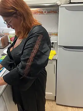 Snapshot of IrishmilfAnna chatting on 16, 10, 2025 IrishmilfAnna online show from 16, 10, 2025