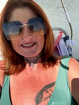 Snapshot of IrishmilfAnna chatting on 19, 10, 2025 IrishmilfAnna online show from 19, 10, 2025