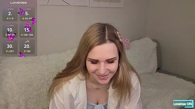 Snapshot of HelenMartines chatting on 13, 3, 2026 HelenMartines online show from 13, 3, 2026