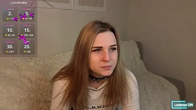 Snapshot of HelenMartines chatting on 1, 4, 2026 HelenMartines online show from 1, 4, 2026