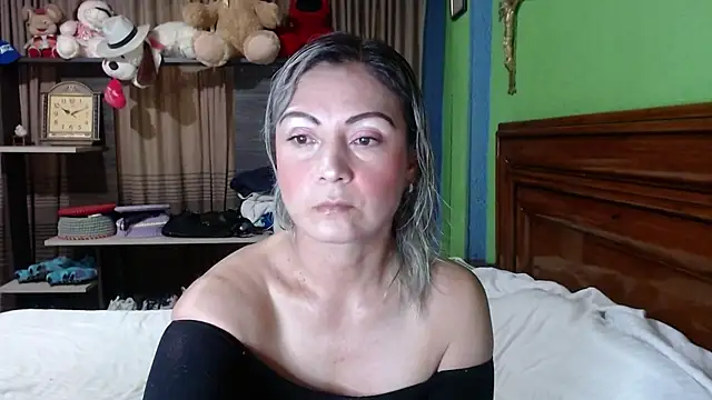 Snapshot of _Charlize_theron_ chatting on 4, 11, 2025 Charlize theron online show from 4, 11, 2025