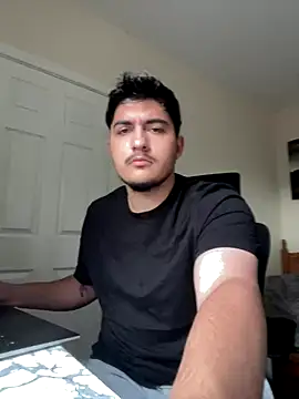 Snapshot of mixedcouplee69 chatting on 8, 10, 2025 mixedcouplee69 online show from 8, 10, 2025