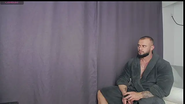 Snapshot of RickyMiami1 chatting on 11, 10, 2025 RickyMiami1 online show from 11, 10, 2025