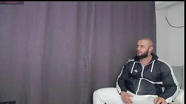 Snapshot of RickyMiami1 chatting on 28, 10, 2025 RickyMiami1 online show from 28, 10, 2025