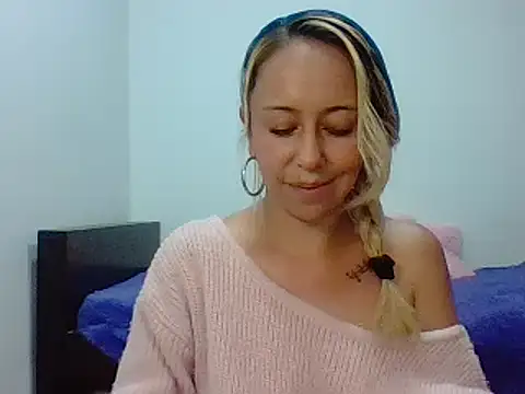 Snapshot of leah_susman chatting on 24, 9, 2025 leah susman online show from 24, 9, 2025