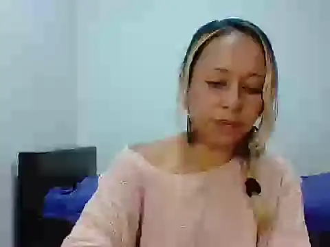 Snapshot of leah_susman chatting on 10, 10, 2025 leah susman online show from 10, 10, 2025