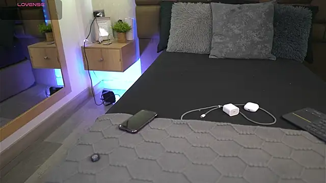 Snapshot of Julieth_Rojas chatting on 12, 4, 2026 Julieth Rojas online show from 12, 4, 2026