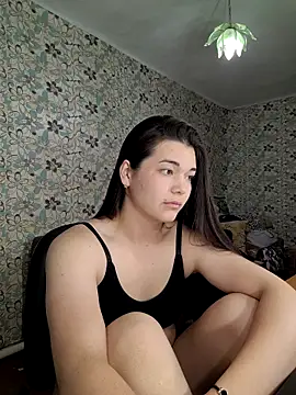 Snapshot of Albi_Glow chatting on 11, 9, 2025 Albi Glow online show from 11, 9, 2025