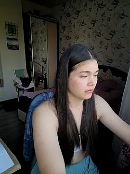 Snapshot of Albi_Glow chatting on 17, 9, 2025 Albi Glow online show from 17, 9, 2025