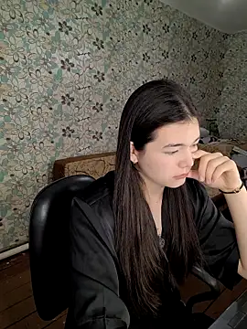 Snapshot of Albi_Glow chatting on 23, 9, 2025 Albi Glow online show from 23, 9, 2025