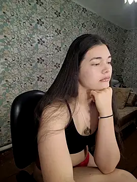 Snapshot of Albi_Glow chatting on 15, 10, 2025 Albi Glow online show from 15, 10, 2025