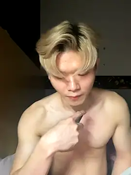 Snapshot of zachlee_69 chatting on 8, 11, 2025 zachlee 69 online show from 8, 11, 2025