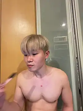 Snapshot of zachlee_69 chatting on 3, 3, 2026 zachlee 69 online show from 3, 3, 2026