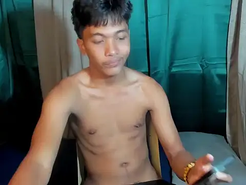 Snapshot of chris_hot_asian_loverboy chatting on 31, 3, 2026 chris hot asian loverboy online show from 31, 3, 2026