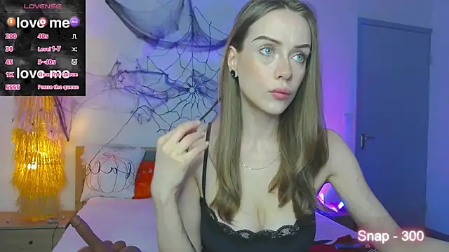 Snapshot of EvaLone1 chatting on 2, 11, 2025 EvaLone1 online show from 2, 11, 2025