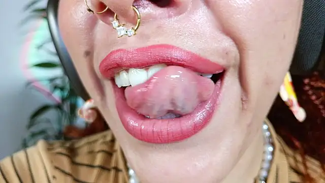 Snapshot of bri_von_dhara__ chatting on 4, 4, 2026 bri von dhara online show from 4, 4, 2026