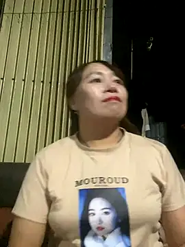 Snapshot of Dunmii chatting on 1, 10, 2025 Dunmii online show from 1, 10, 2025