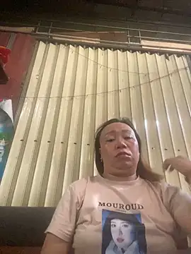 Snapshot of Dunmii chatting on 2, 10, 2025 Dunmii online show from 2, 10, 2025