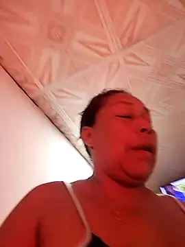 Naomi-Mature online show from 6, 2, 2026